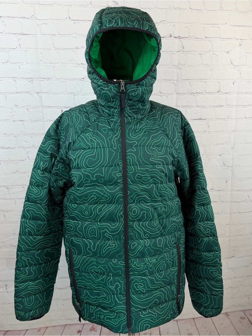 Alaskan Hardgear by Duluth Trading Co Green Topographic Print Puffer Jacket Med